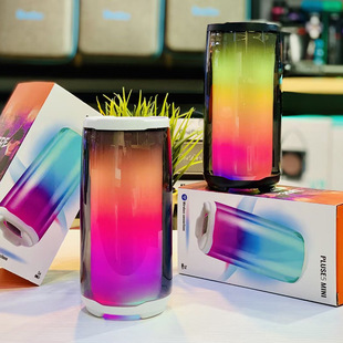New pulse Pluse5mini Bluetooth speaker Creative gift color light desktop card plug -in bass TWS couplet