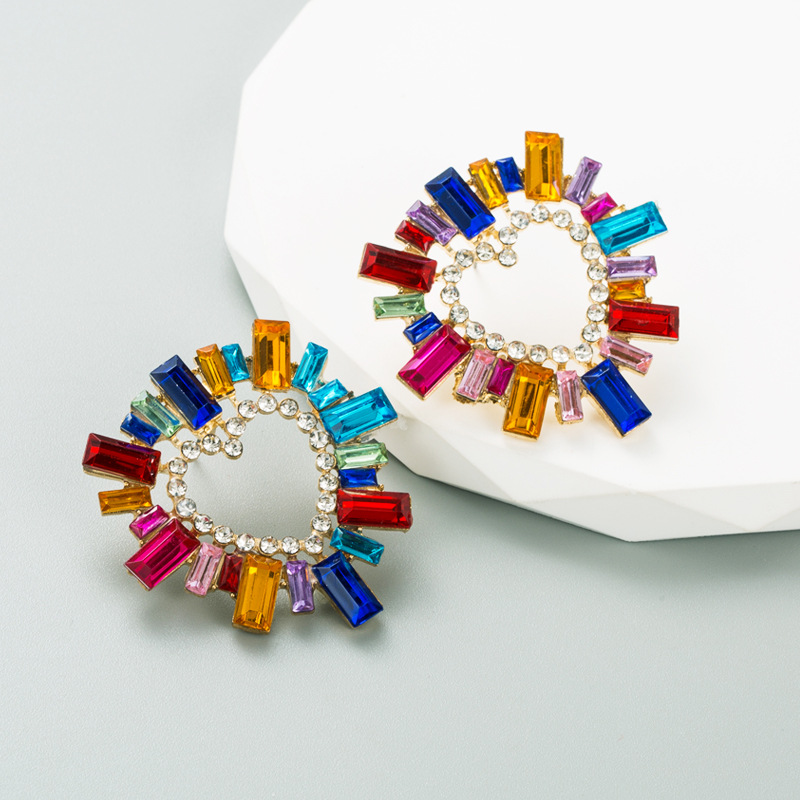 20g Weight Electroplating Gold Plating Process Alloy Ear Needle Material Rhinestones Inlay Material Earrings Classification 1 Pair Quantity Holiday Occasion Alloy Material Geometric Pattern Women'S Gender Fashion Style Fashion Geometric Alloy Rhinestones Women's Earrings 1 Pair 8
