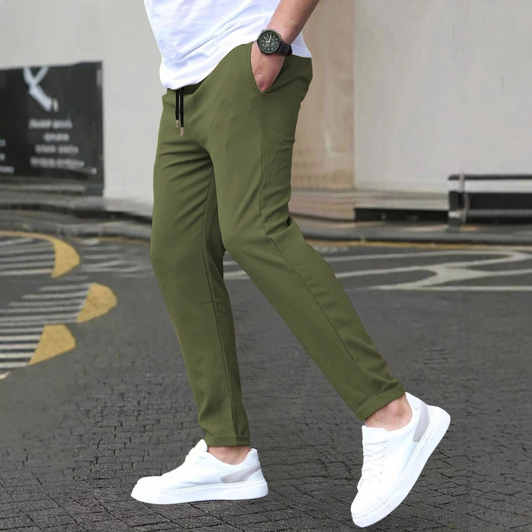 "Klassische Slim-Fit-Freizeithose für Herren mit Lederetikett – Polyester-Komfort für den Alltag in Schwarz, Khaki und Marineblau"_voghion.com
