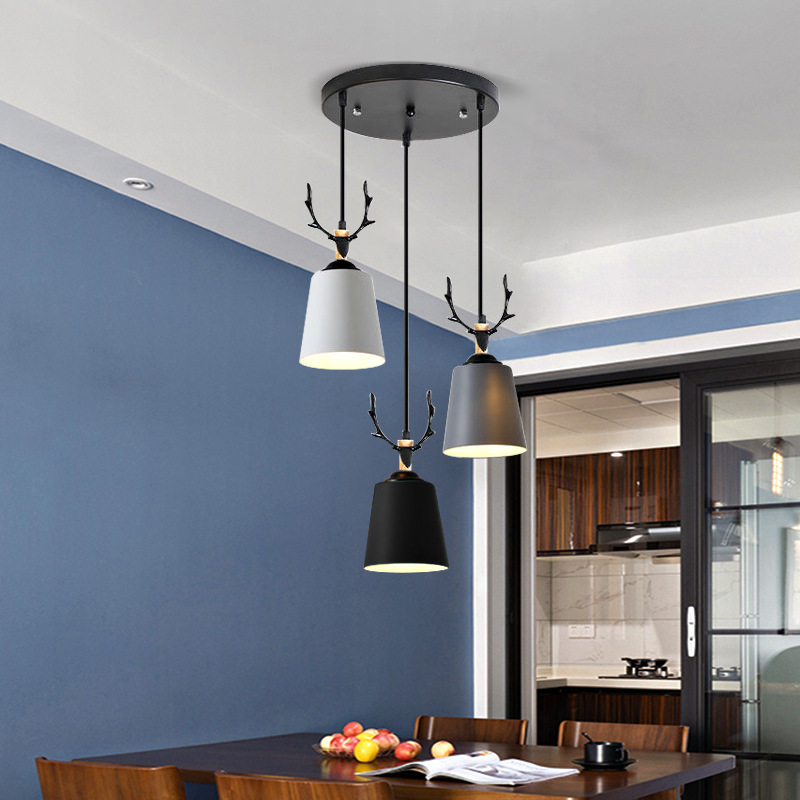 Iluminación de la mesa de comedor de caballos lámparas de mesa nórdicas candelabro carón lámparas simples comedor moderno bar led corno de ciervo tres