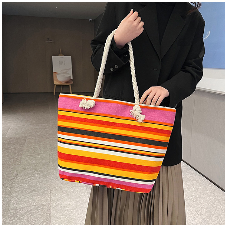 Women's Medium Canvas Geometric Stripe Streetwear Sewing Thread Square Zipper Tote Bag display picture 11