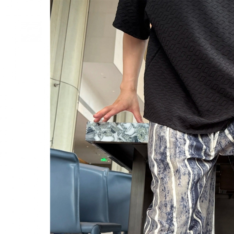 夏のメンズトレンディな縦縞の絞り染め薄いドレープ通気性カジュアルパンツルーズでファッショナブルなマイクロテーパードワイドレッグパンツ|undefined