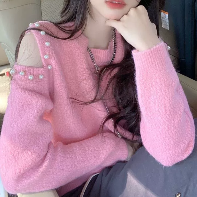 Нежный свитер для женщин, новая модель весна-осень 2025, с изящным открытым плечом и бисерной отделкой, эксклюзивный вязаный топ.