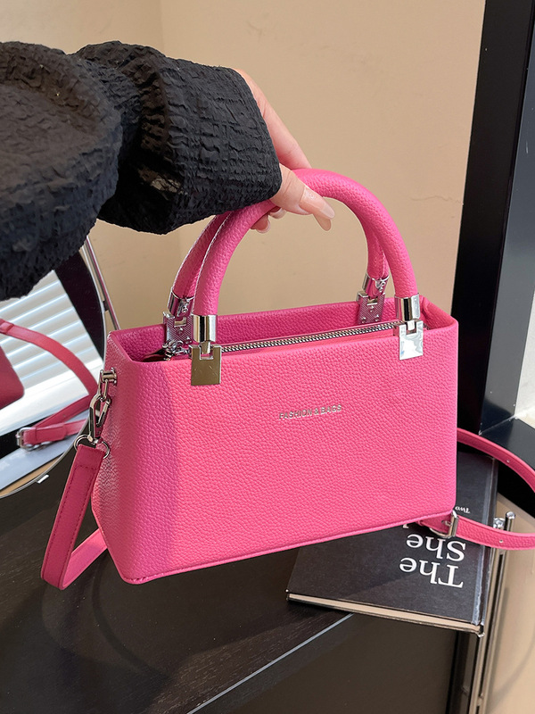 国境を越えたハードケースのバッグの女性バッグhandbags2025の新しいファッション女性が肩を斜めに掛けて小さい方のバッグを持っている|undefined