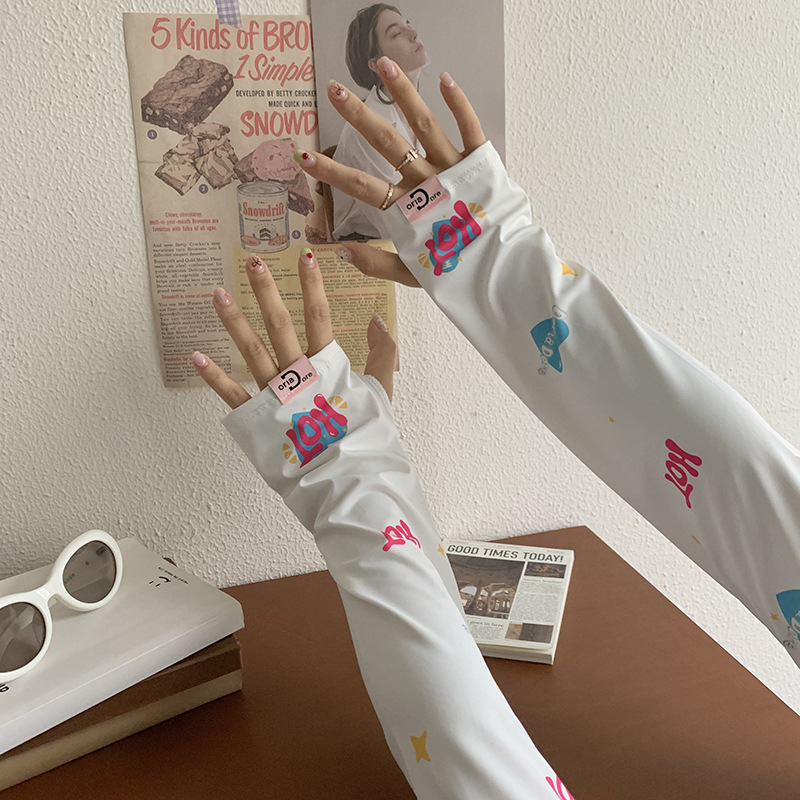 Manga de protección solar de seda de hielo para mujer verano nuevo estilo suelto anti-ultravioleta de dibujos animados lindo de alto valor manga de protección solar de manga de hielo