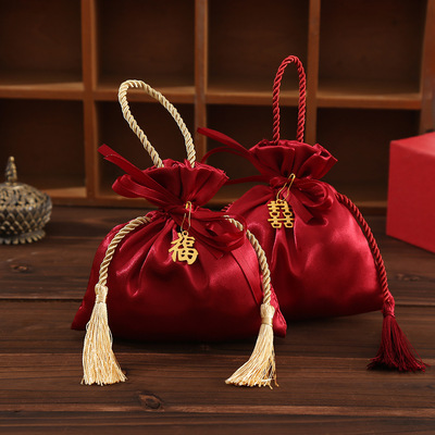 婚礼喜糖袋布袋高级感轻奢红色流苏回礼袋结婚专用糖果伴手礼袋