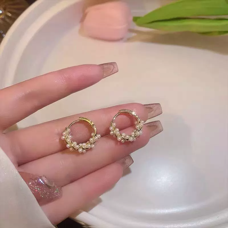 麻花珍珠耳环2023年新款高级感气质耳圈小众设计感网红爆款耳扣女