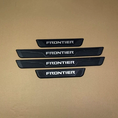 Suitable for Nissan: Dekorativ pedal başlıqları - frontier-exterior-threshold-strip-black-base-with-carbon-fiber-black-finish