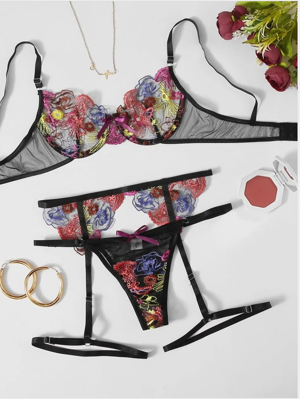 New Sexy Women's Embroidered Lace Three Point Fun Underwear Set_voghion.com