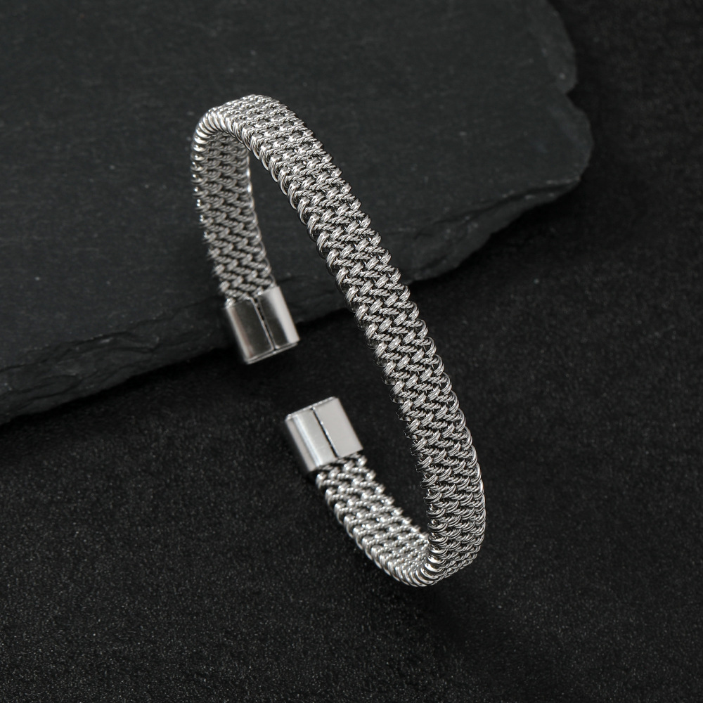 Titanium Licht luxe Hoogwaardige golf Gebakken deeg Twists opening C-vormige armband Roestvrijstalen sieraden_voghion.com