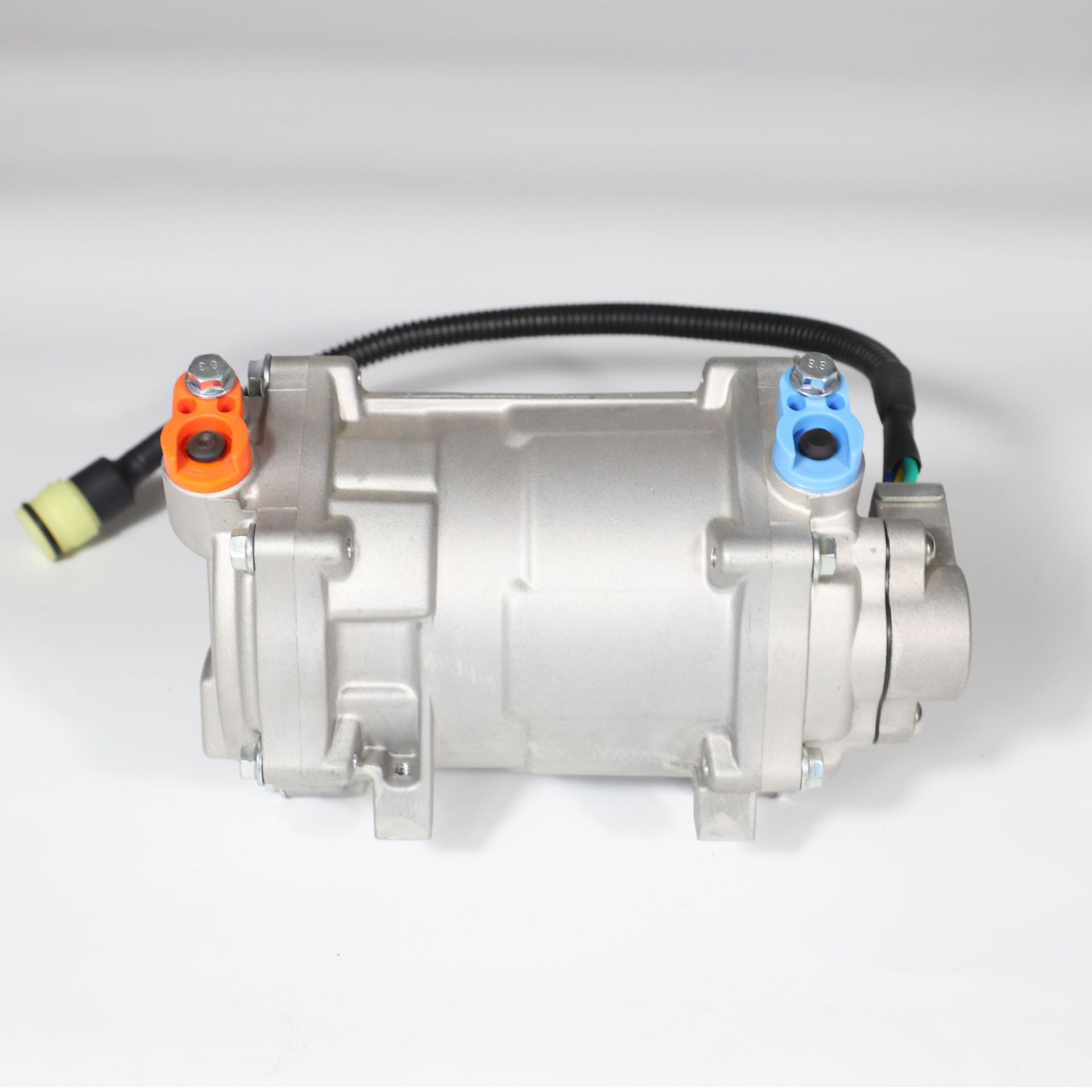 Xintianrun 109 Evaporator Box Heating and Cooling Integrated Car Air Conditioner 12V/24V/48-72V Source Manufacturer