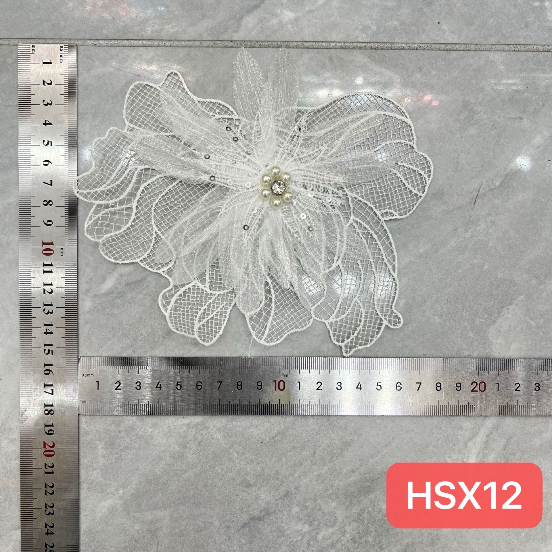 2026 nuevo bordado tridimensional blanco flores de encaje solubles en agua encaje hecho a mano perlas falda swing suéter adornamiento para el pelo DIY