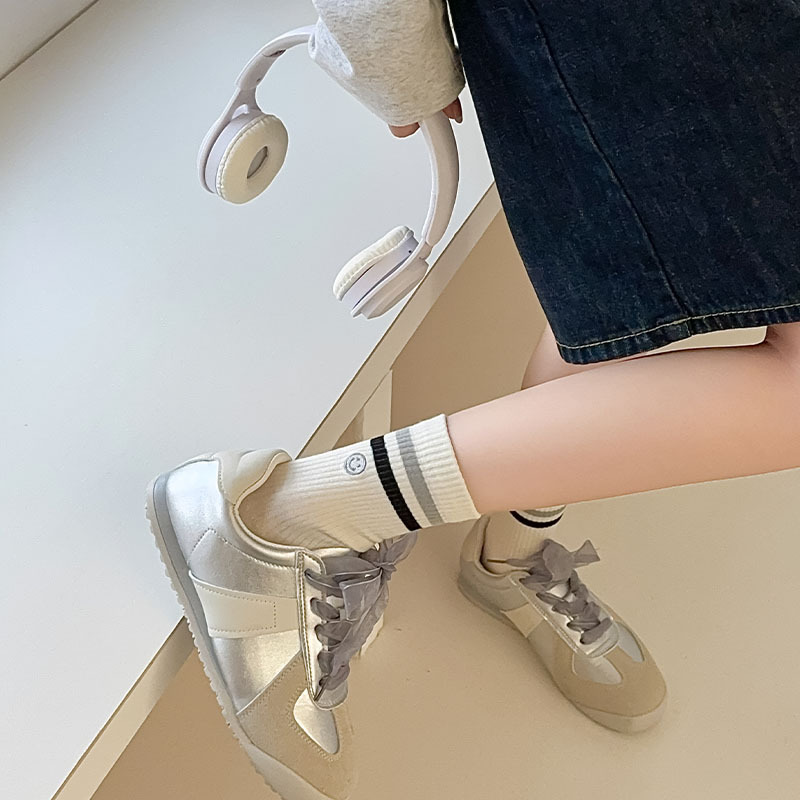 35g Weight Socks Classification Socks Lingerie Type Cotton Fabric Type A Pair Quantity Casual, Outdoor Occasion Contrast Collar Pattern All Seasons Season Women's Gender Sports Style Women's Sports Contrast Collar Cotton Crew Socks A Pair 1