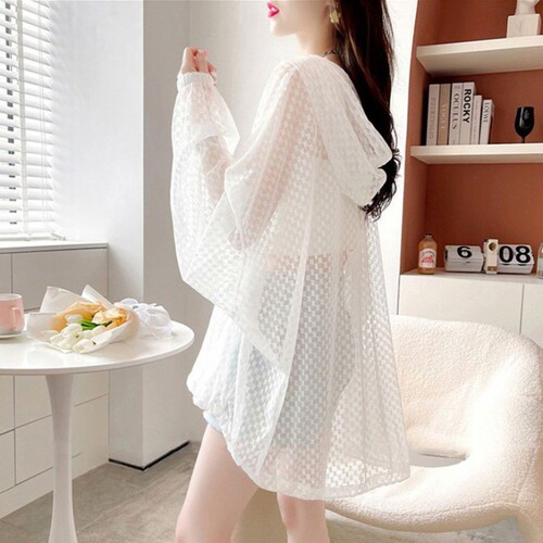 Women's Loose Fit Ultra Lightweight Breathable Sun Protective Long Sleeve Outerwear Top for Spring and Autumn