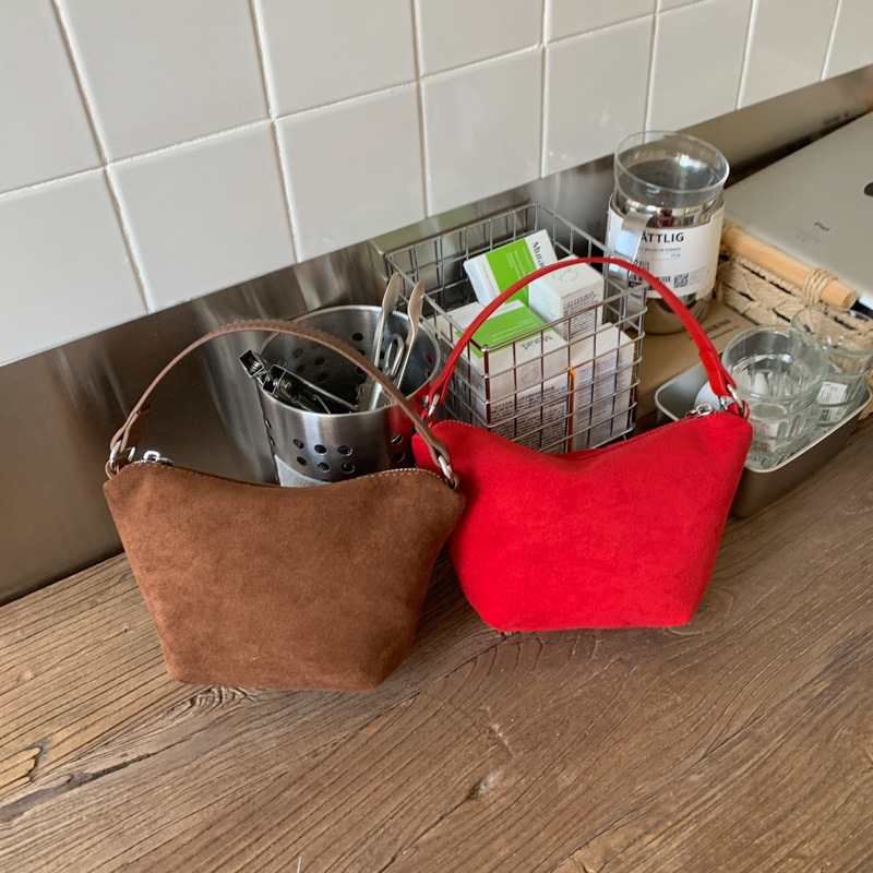 Korean Retro Matte Mobile Phone Bag 2025 New Style Handbag Simple Dumpling Bag Lightweight Shoulder Bag Crossbody Small Bag Korean Retro Matte Mobile Phone Bag 2025 New Style Handbag Simple Dumpling Bag Lightweight Shoulder Bag Crossbody Small Bag