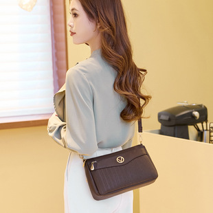 Capacious fashionable elegant one-shoulder bag