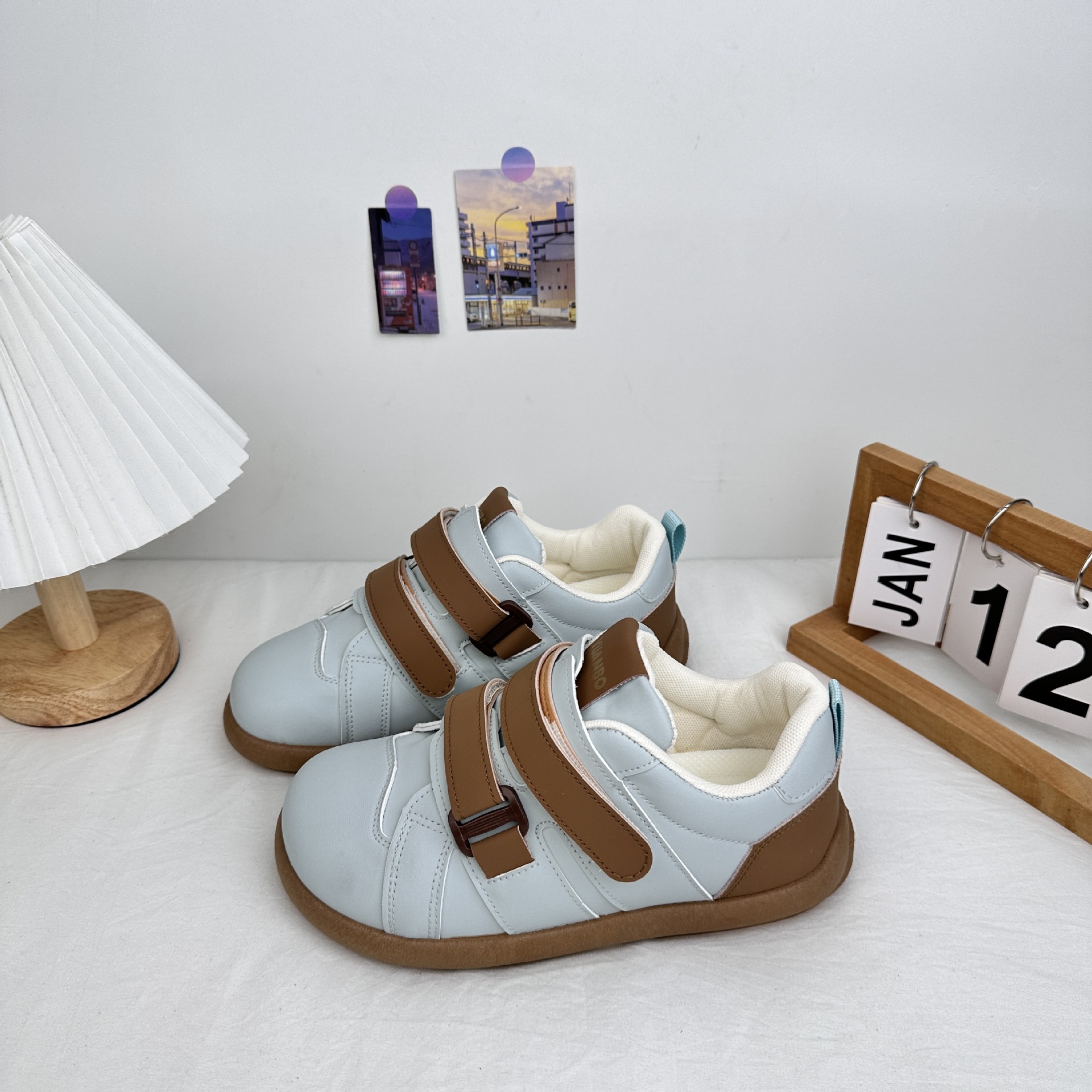Yuanbo Low-top Velcro Forrest Gump Shoes Estudiante 2025 primavera nuevas zapatillas de deporte de todo fósforo zapatos de lona coreanos cabello de moda