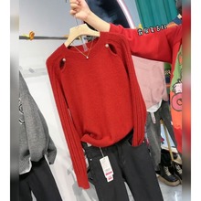 23769欧货漂亮双肩镂空毛衣女2023秋冬新爆款高级感新年红色针织