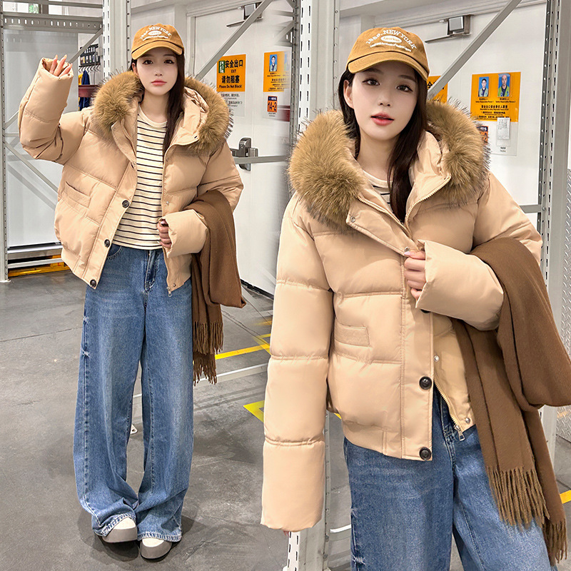 Comercio exterior corto de pluma de algodón mujer invierno 2024 pequeño engrosado chaqueta de algodón cálido abrigo de cuello de pelo grande chaqueta de algodón