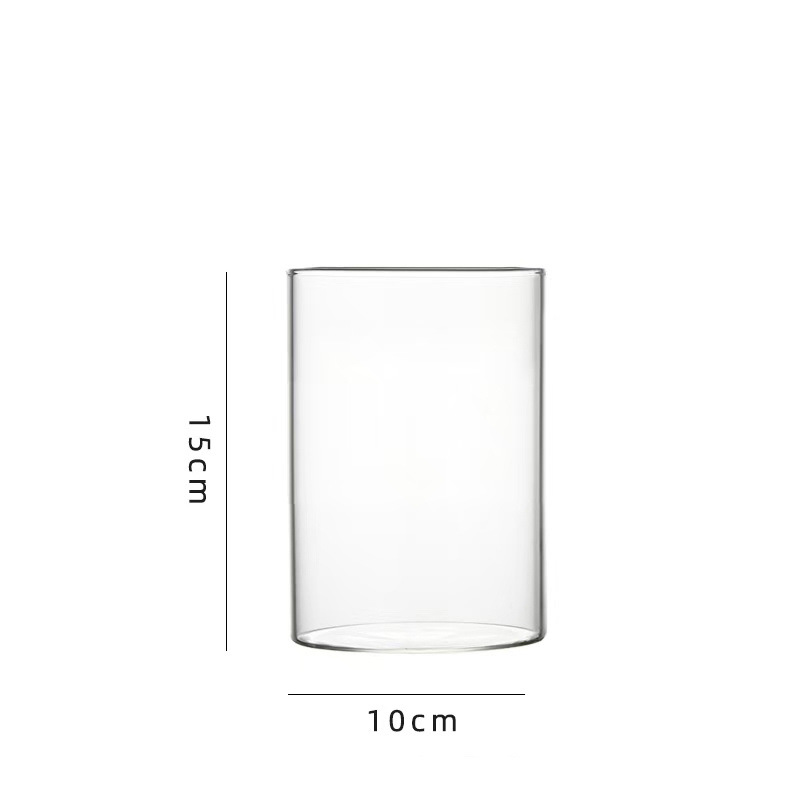 둥근 실린더 빈 병 2개