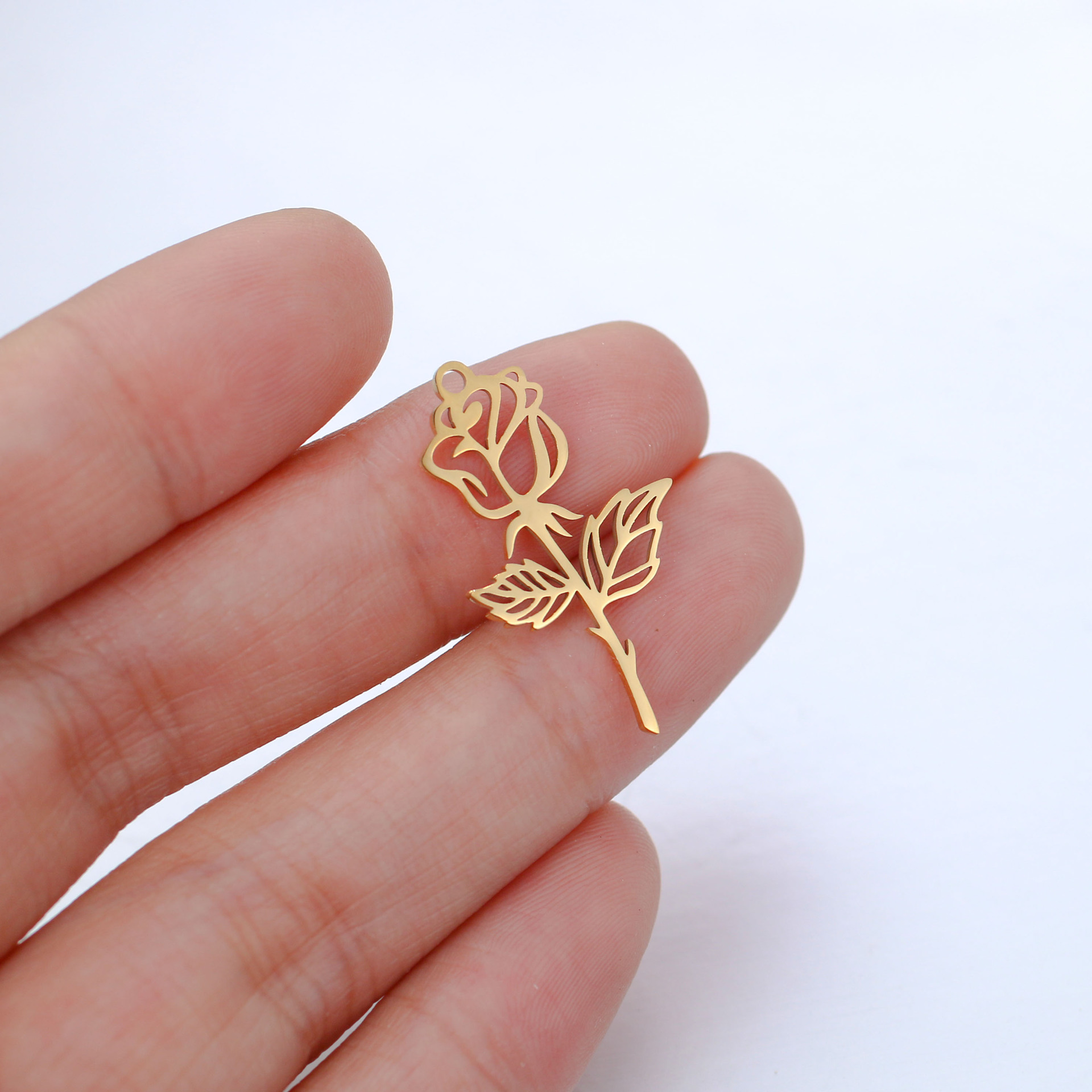 DOOYIO 5 stücke Edelstahl Laser Geschnitzte Floral Blume Colliers Anhänger Klassische Rose Halsketten Charme für Frauen DIY Schmuck Geschenke – Detail 9
