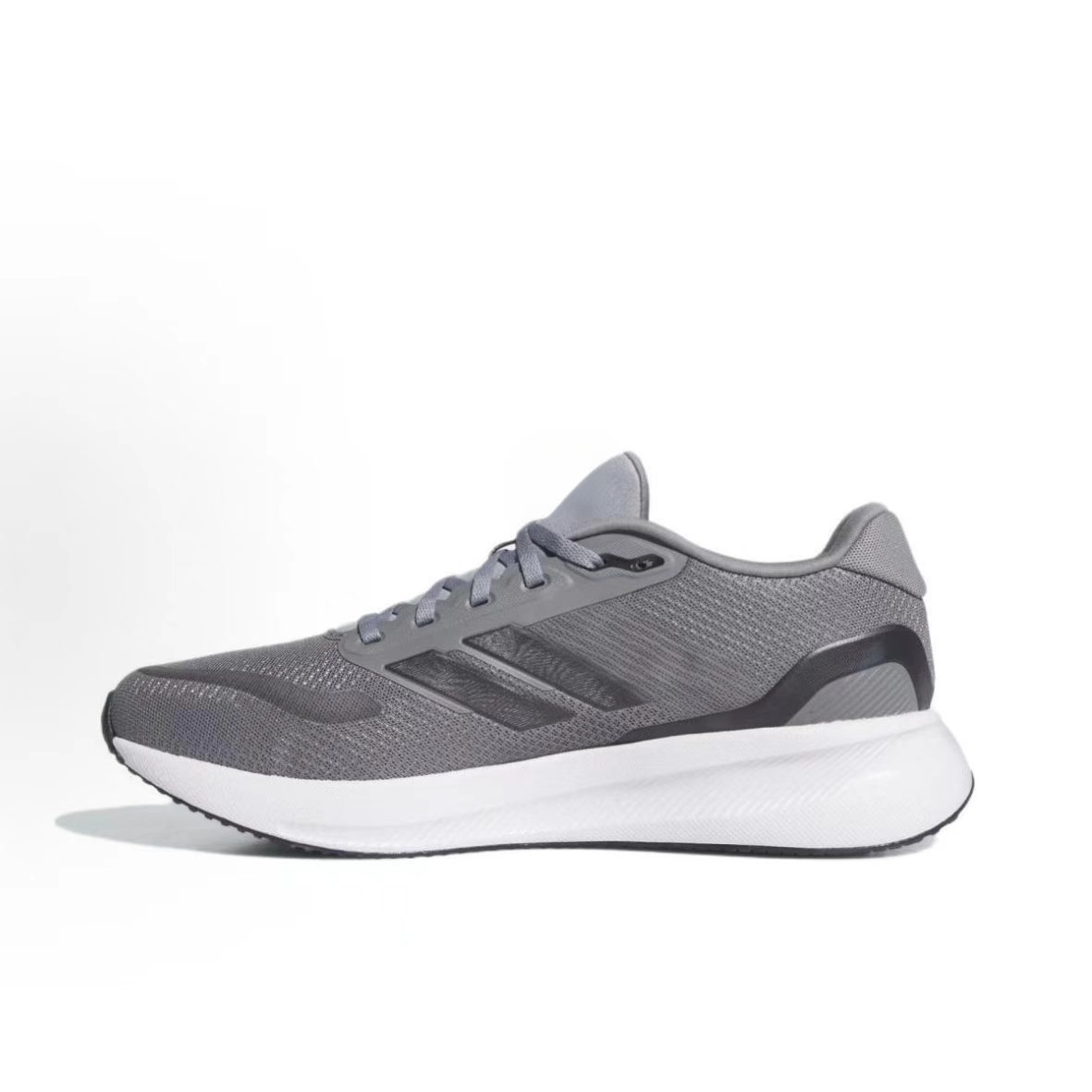 Putian comercio exterior transfronterizo Runfalcon cómodo anti-deslizante anti-desgaste zapatos de carreras de baja altura para mujeres en blanco y negro
