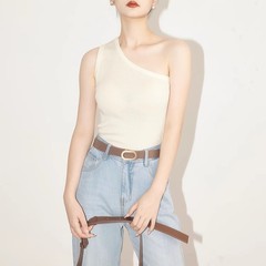 ブロガーの肩のベストの上着の女性の绢糸の半分の肩の白い夏の中でニットの肩のキャミソールを组みます。