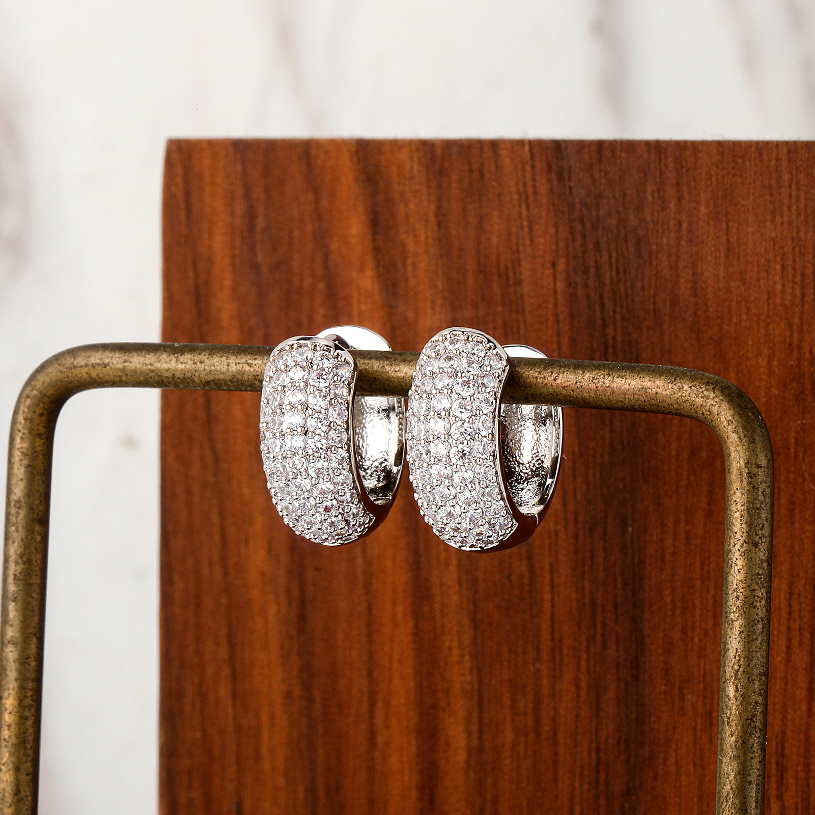 INS Hip Hop Volldiamantohrringe für Männer und Frauen einfache vielseitige Ohrringe High-End-Diamantohrringe_voghion.com