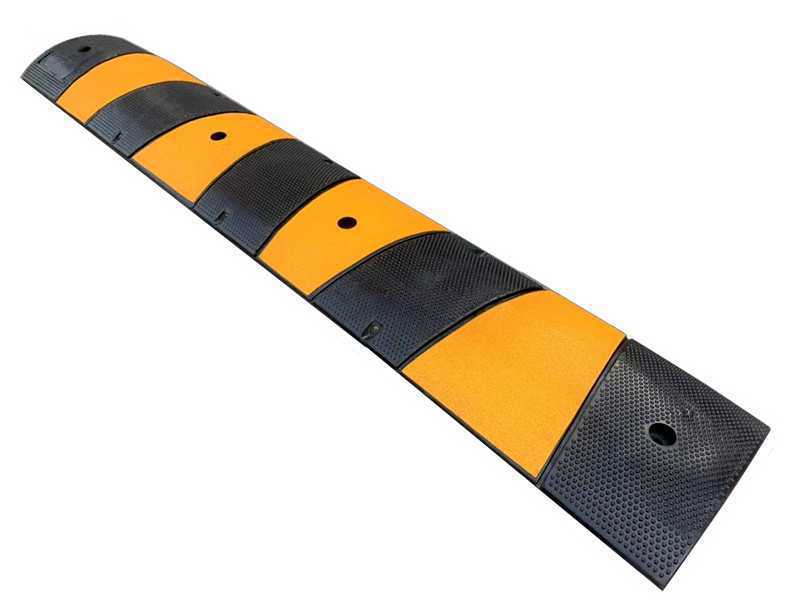 工厂橡胶梯形减速带 减速垄 汽车限速缓冲带 停车减速板