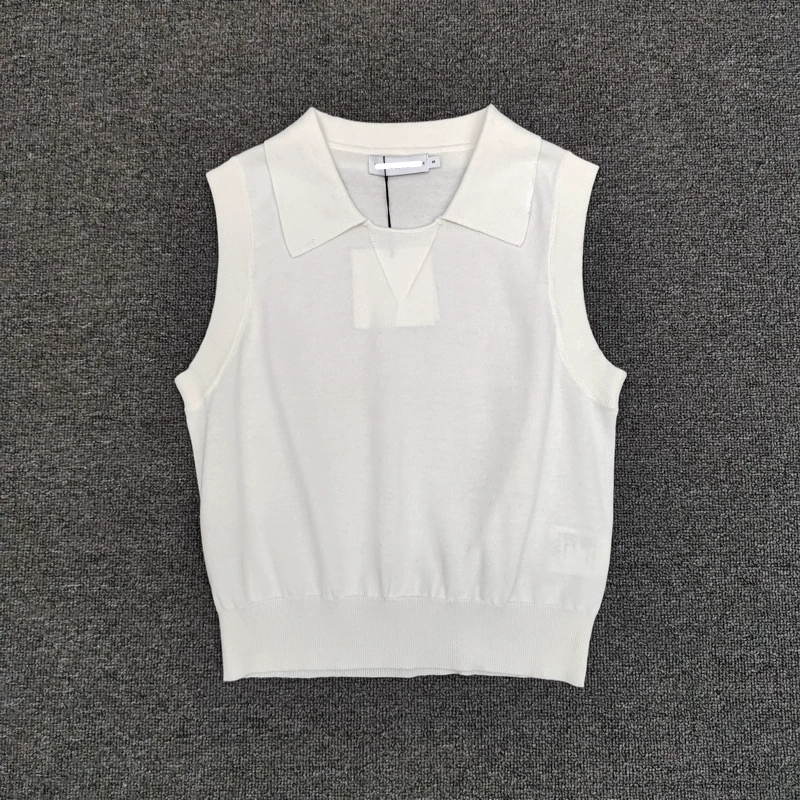 Summer Scandinavian short knitted sweater sleevless
