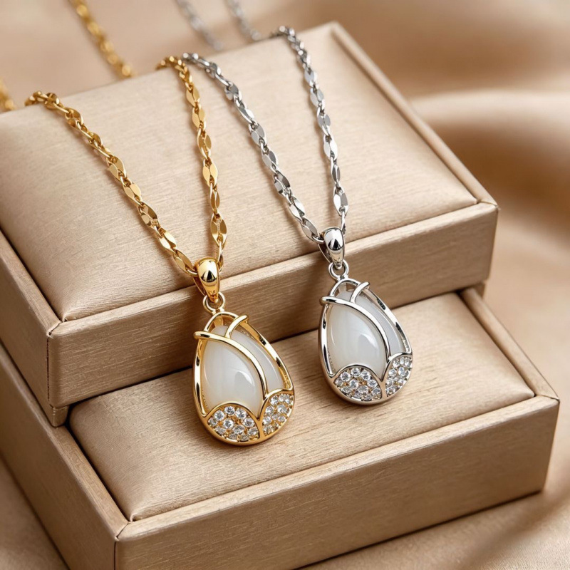 2026 New Tulip Necklace, Popular Online Style, High-Value Collarbone Chain for Women, Summer