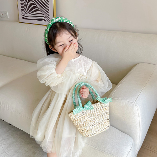 Korean style children's handbag girl's small fresh woven vegetable basket bag summer new girl's beach bag