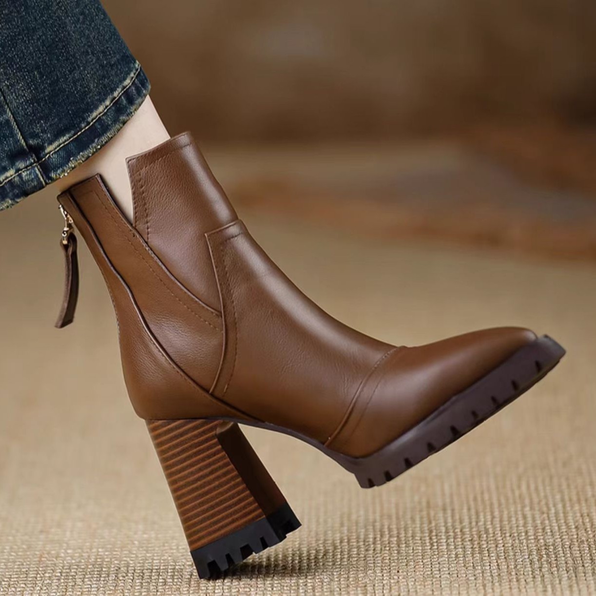 British Retro High-Heeled Back Zipper Short Boots for Women 2025 Autumn and Winter New Soft Leather Simple Thick Heel Fashion Boots