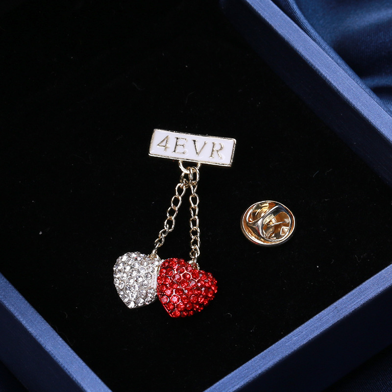 Women's Gender Elegant Streetwear Pin Letter Heart Shape Alloy Rhinestones Women's Brooches