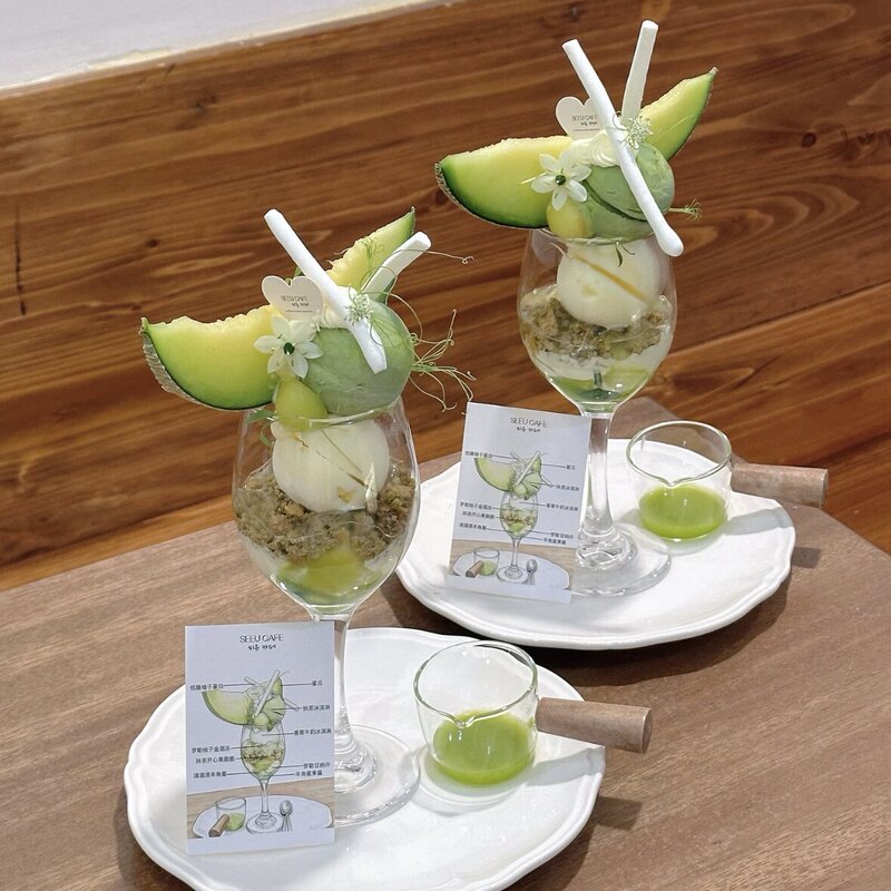 French-style minimalist tall parfait glass cup, popular dessert and ice cream cup, coffee shop juice and specialty cocktail glass