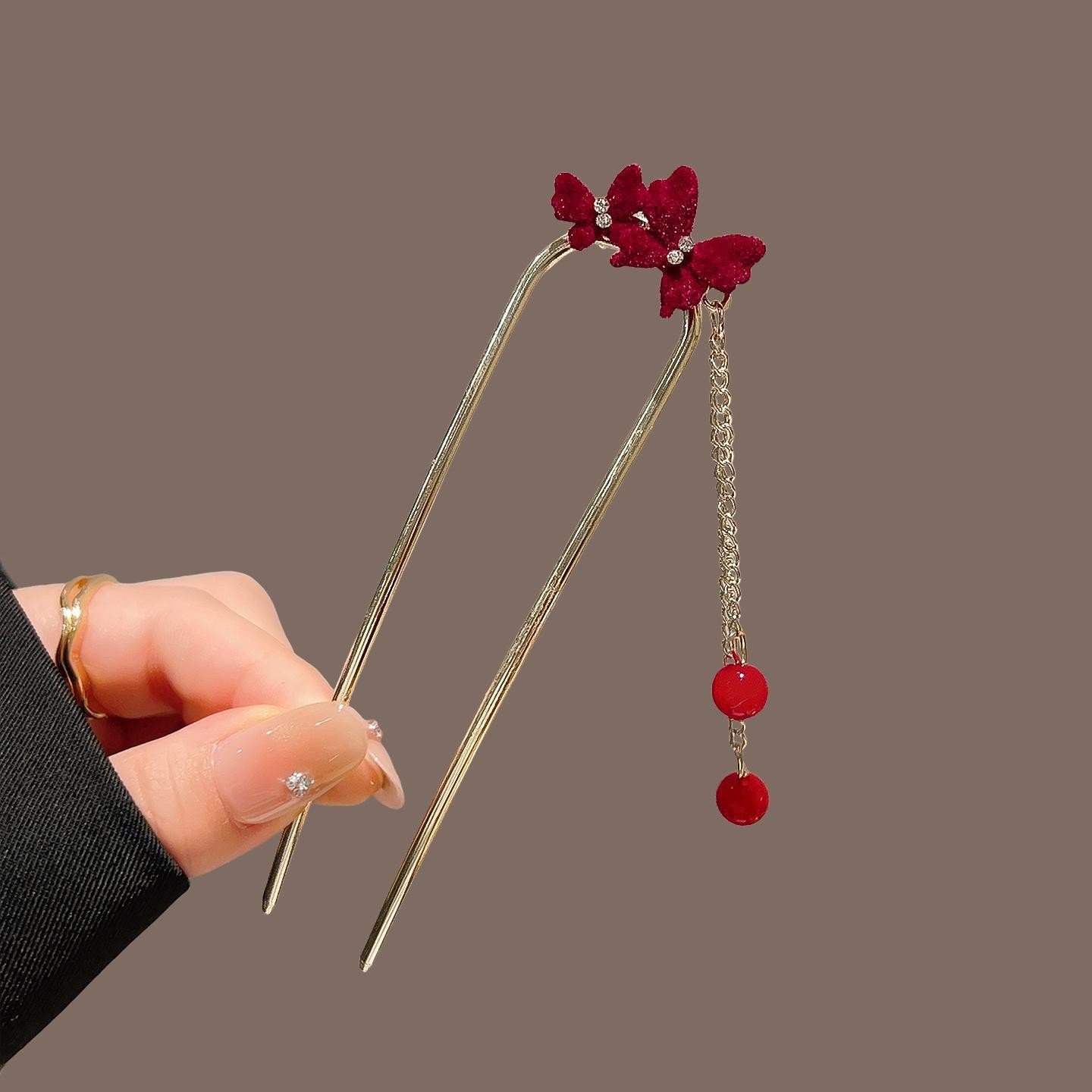 Golden Chinese hairpin with tassels