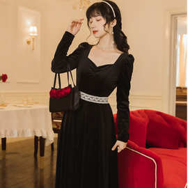 法式宫廷风赫本风小黑裙丝绒长袖修身短袖质感连衣裙复古中长款