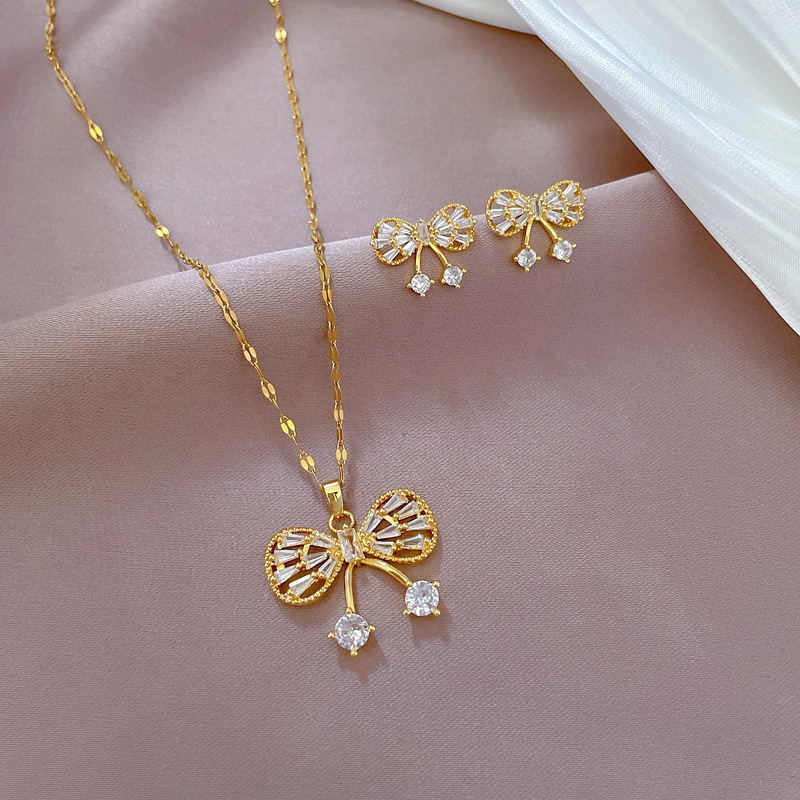 Set collana e orecchini a farfalla micro-set per banchetti_voghion.com
