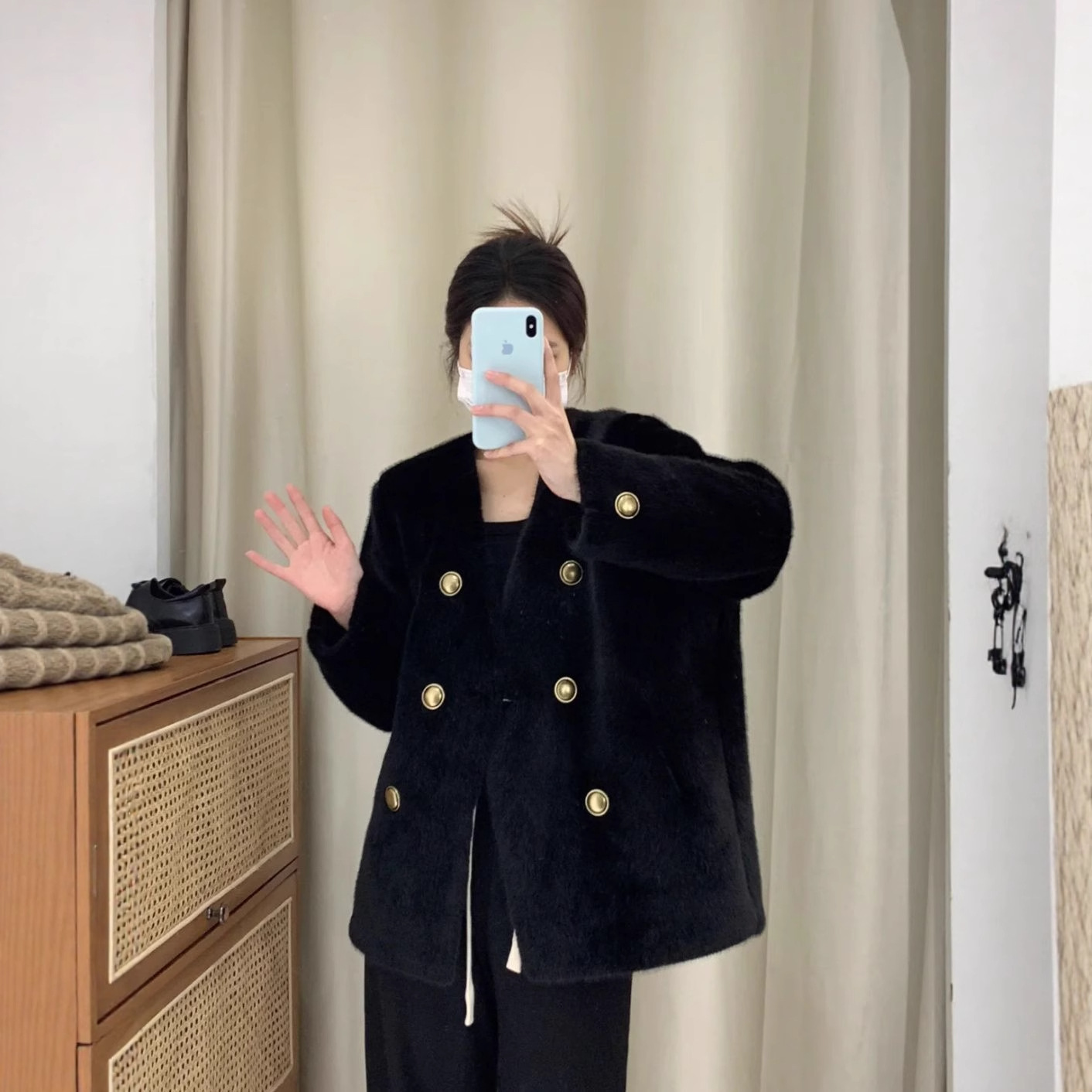 2025新款小香风v领水貂皮毛一体年轻时尚气质百搭毛毛外套气质潮