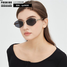 b�Ҷ����̫���۾�ŷ��ŮINSС����ͬ��ʱ�н���ī������bv40082
