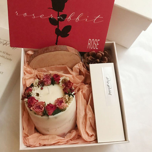 Dried rose flower scented candle birthday gift niche fragrance gift box set good-looking and high-looking wedding souvenir