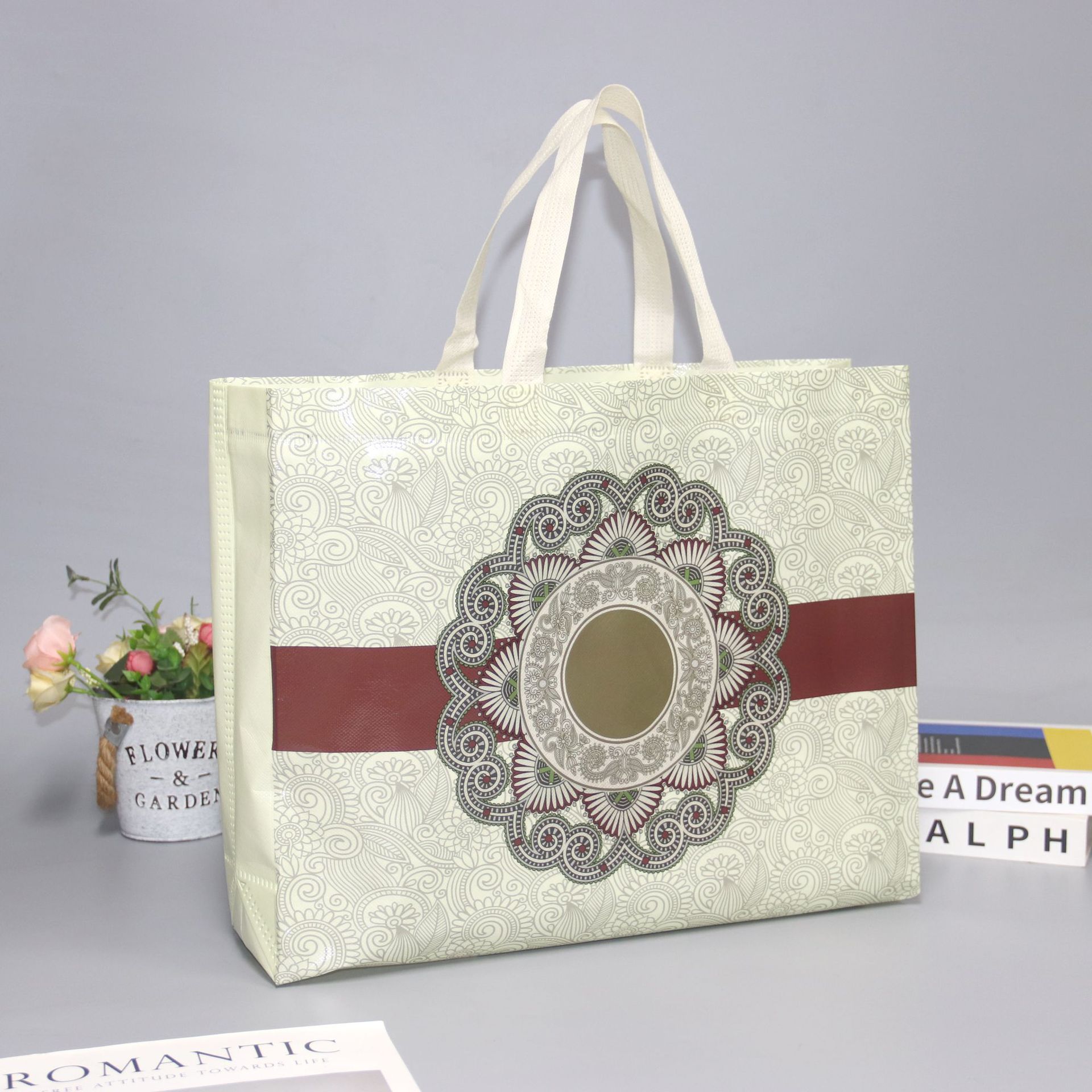 Bolsas de mano no tejidas personalizadas bolsas de compras de color ecológicas bolsas tridimensionales de publicidad corporativa personalizadas