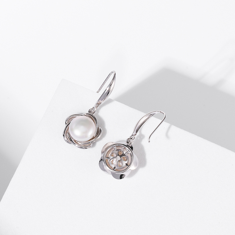 Estilo coreano elegante Super Flor de hadas gancho del oído S925 plata esterlina flor fresca con incrustaciones de perlas de agua dulce pendientes para las mujeres