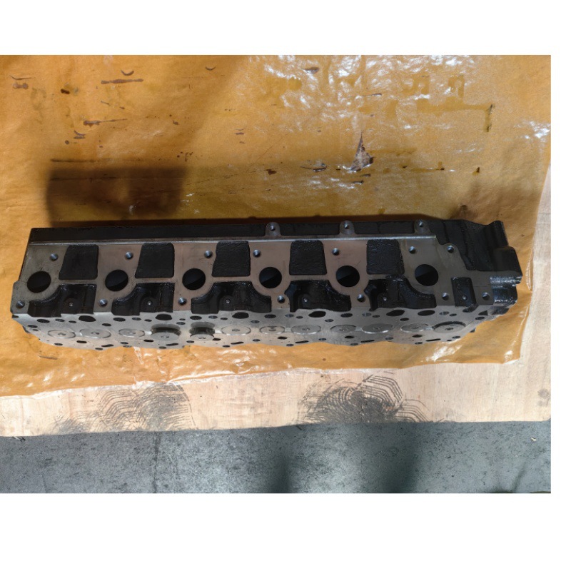 Factory direct -selling car accessories engine cylinder head Total 1Hz total formation of six -cylinder cast iron cylinder head 1Hz total 4