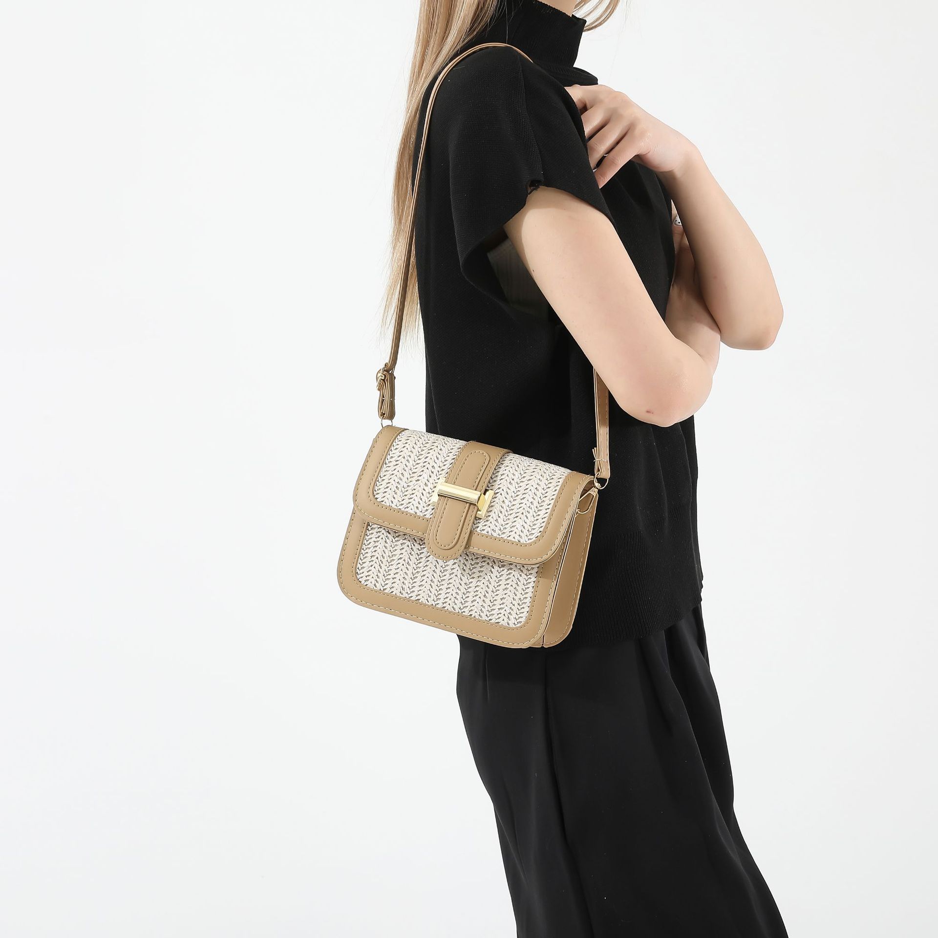 2024 primavera nueva bolsa casual simple para mujeres nueva nicho simple mochila de tendencia casual bolso de hombro