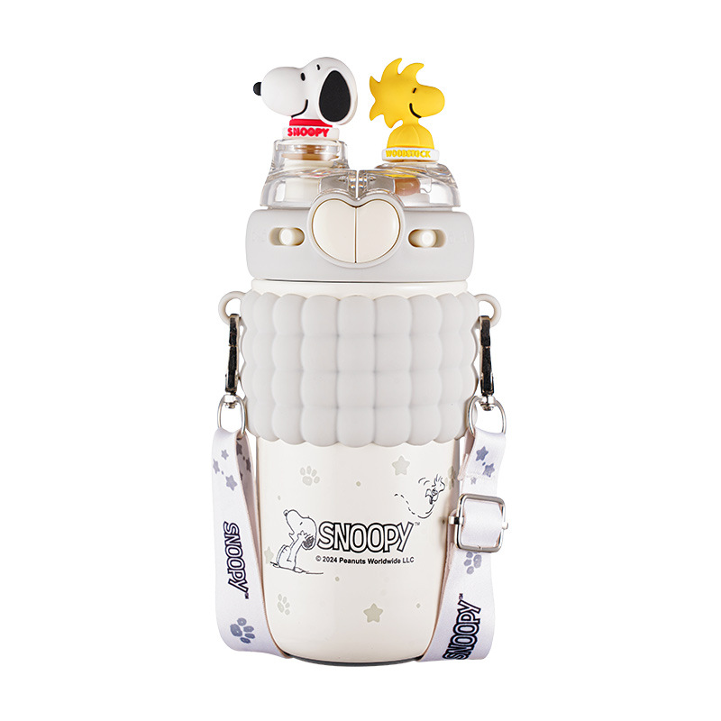 Taza de aislamiento Snoopy Crayon Shin-chan para estudiantes de jardín de infantes con pajitas Taza de agua caliente con doble bebida