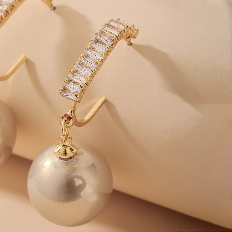 Vente En Gros Boucles D&#39;oreilles En Perles De Zircon Géométriques Rétro Nihaojewelry display picture 5