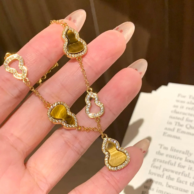 法式双层贝母爱心吊坠手链轻奢高级感手环精致时尚手饰设计感小众|undefined