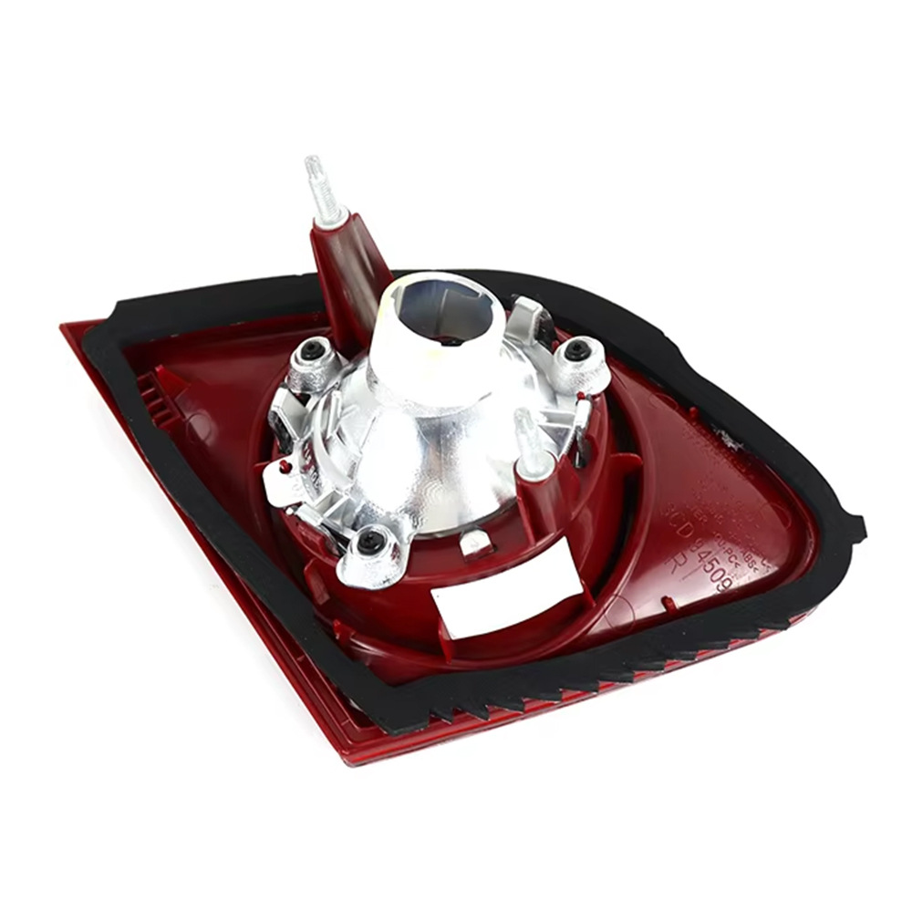 Suitable for Volkswagen Passat B6 06-10 model rear tail light assembly, brake light, reverse light, turn signal light