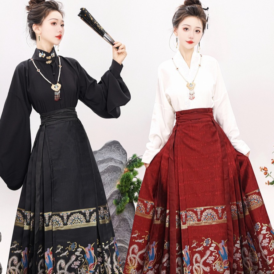 The Goddess of Flowers Descends to Earth: A New Style of Ming Dynasty Modified Hanfu with Horse-Face Skirt, Chinese Style Adult Horse-Face Suit, Everyday Style with Airplane Sleeves